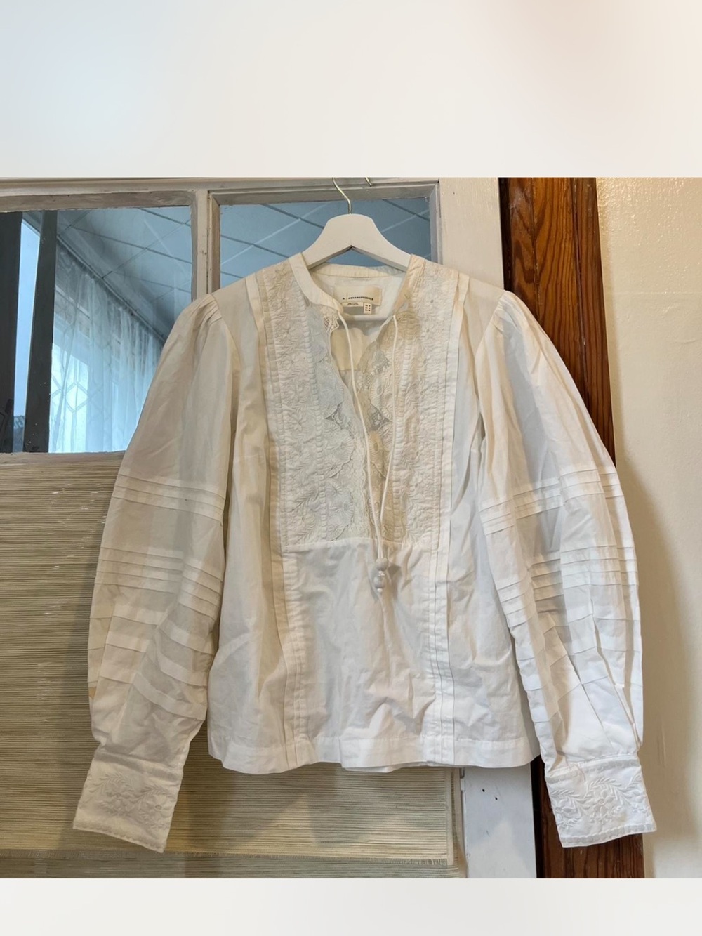 Anthropologie embroidered Peasant Blouse with lace details
